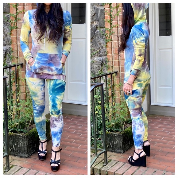 ShopEvelynne Tops - 2 Piece Tie Dye Hoodie and pants set 
Fabulous